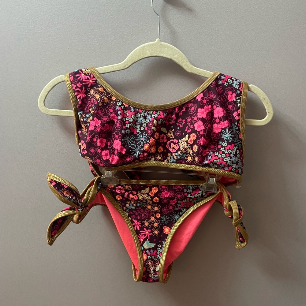Aerie Swimsuit Set. Bottoms: size L Top: size XL